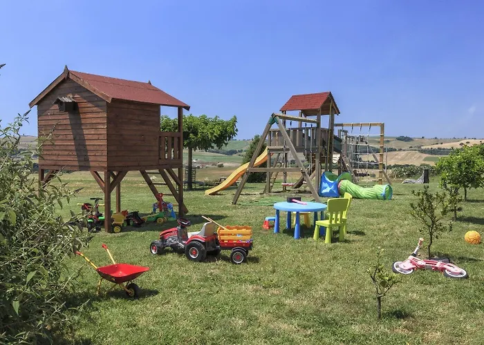 منزل ريفي Rossovino Montebello